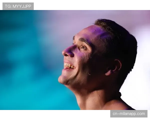 布达佩斯世锦赛游泳项目开赛首日，东道主选手米拉克夺男子200蝶首金